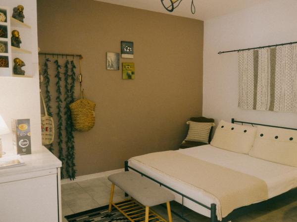 Rhodes Backpackers Boutique Hostel and Apartments : photo 1 de la chambre studio standard