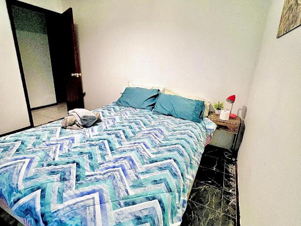 Long Term Stay Queen Size Bedroom Near Sawn River City Fremantle University : photo 4 de la chambre chambre lit queen-size - vue sur jardin