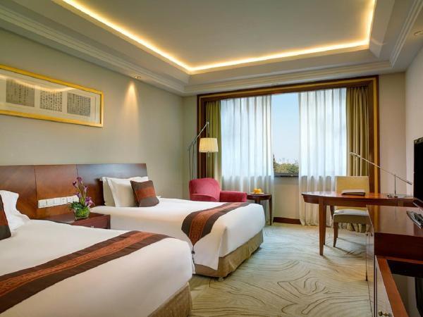 Sofitel Hangzhou Westlake : photo 1 de la chambre chambre lits jumeaux supérieure - vue sur ville