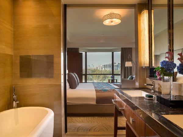 Sofitel Hangzhou Westlake : photo 2 de la chambre chambre de luxe avec lit king-size - vue sur ville