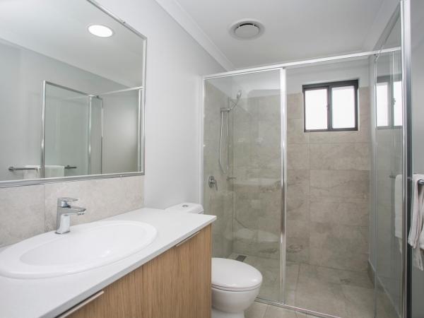 Banksia Tourist Park : photo 7 de la chambre family chalet 5 (not pet friendly) 