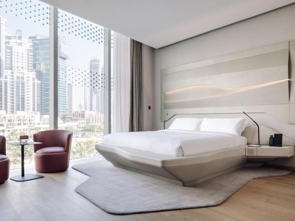 ME Dubai by Meliá : photo 4 de la chambre always me with burj khalifa view