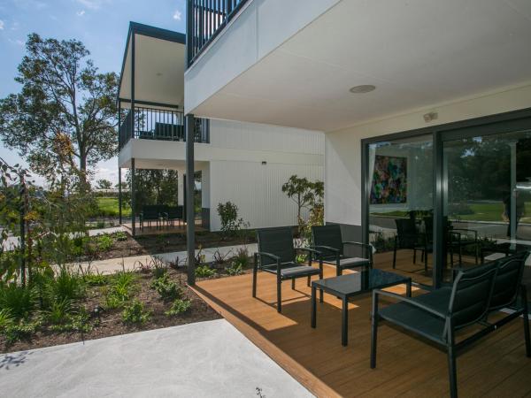 Banksia Tourist Park : photo 7 de la chambre family chalet 5 - accessible (not pet friendly) 