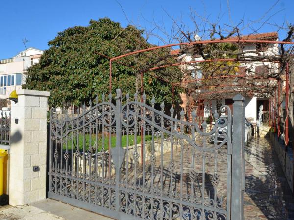 Apartment Kuftic - Relax Zone - Quiet Street : photo 2 de la chambre appartement avec balcon
