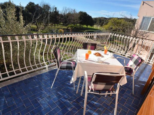 Apartment Kuftic - Relax Zone - Quiet Street : photo 3 de la chambre appartement avec balcon