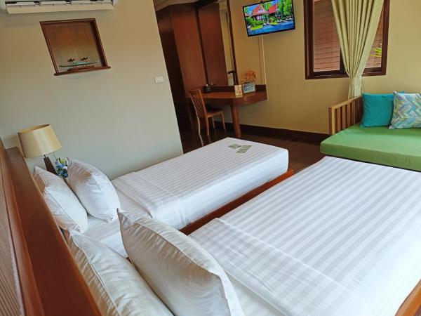 Baan Duangkaew Resort : photo 4 de la chambre lux suite pool access (twin)