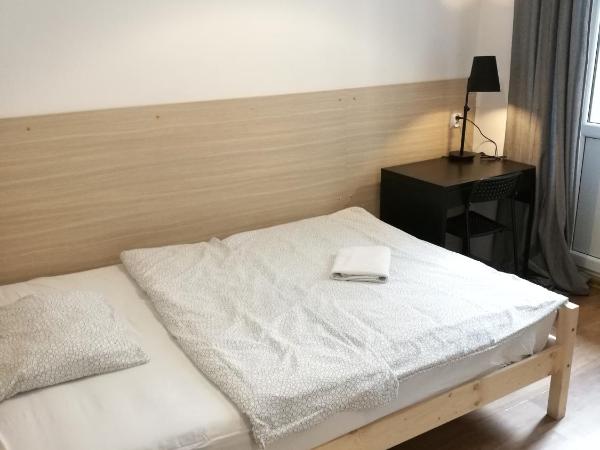 Hostel Stawowa : photo 2 de la chambre chambre double avec salle de bains privative