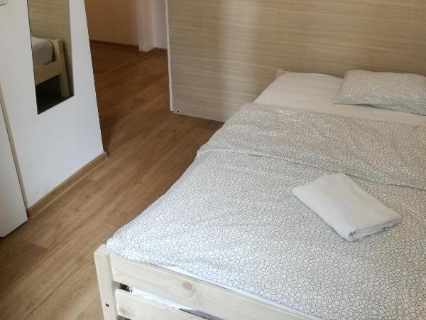 Hostel Stawowa : photo 3 de la chambre chambre double avec salle de bains privative