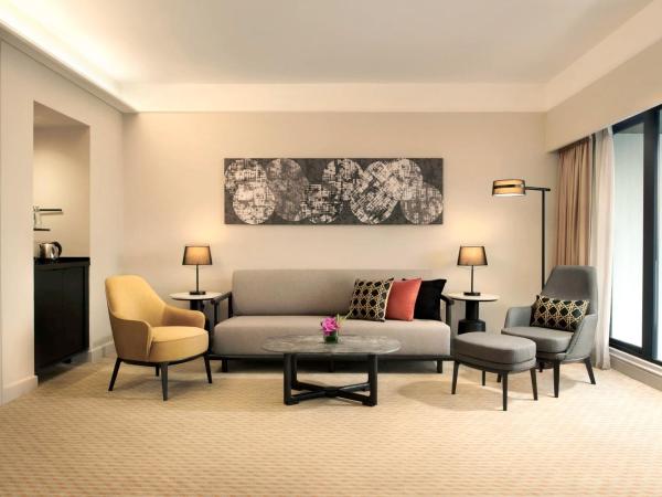 Hilton Kuching Hotel : photo 1 de la chambre deluxe executive king room with river view