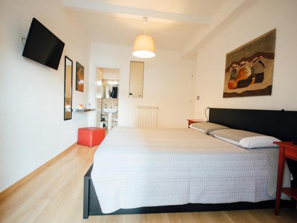 Bed à Cala : photo 4 de la chambre chambre double avec balcon - vue sur mer