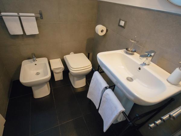 Bed à Cala : photo 8 de la chambre chambre double ou lits jumeaux avec balcon