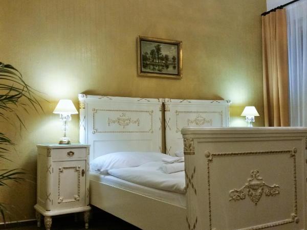 Old Prague House : photo 2 de la chambre chambre double ou lits jumeaux supérieure avec salle de bains privative