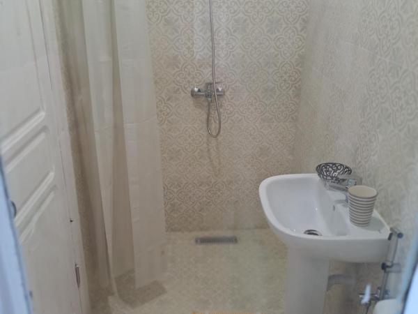 SUMMER HOUSE TANGER : photo 5 de la chambre chambre simple avec salle de bains 
