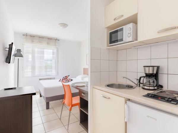 Appart'City Classic Thonon Les Bains : photo 4 de la chambre studio (2 adultes)