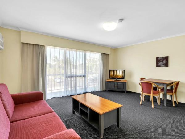 Quiet unit in leafy hotel : photo 1 de la chambre appartement