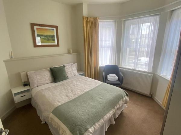 Baldara House : photo 4 de la chambre chambre double standard avec salle de bains commune