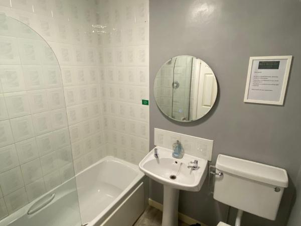 Baldara House : photo 1 de la chambre chambre double standard avec salle de bains commune