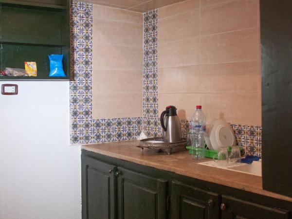 Dar kenza Tunis : photo 4 de la chambre appartement - rez-de-chaussée