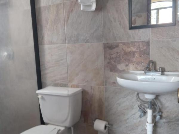 Casona : photo 1 de la chambre chambre double avec salle de bains privative