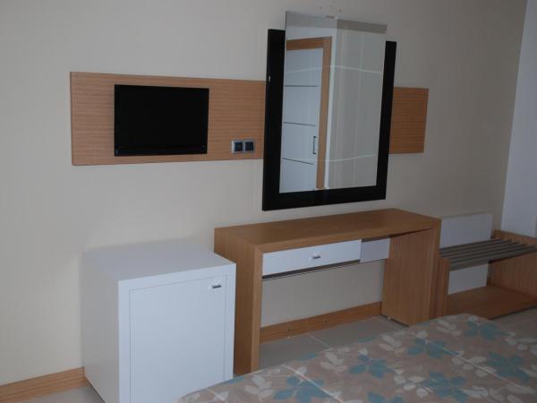Ephesia Hotel - All Inclusive : photo 2 de la chambre chambre double ou lits jumeaux - vue sur les terres

