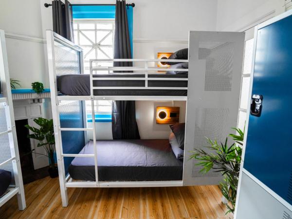 Mad Monkey Melbourne : photo 8 de la chambre lit dans dortoir mixte de 8 lits avec salle de bains commune (18-35 ans uniquement)