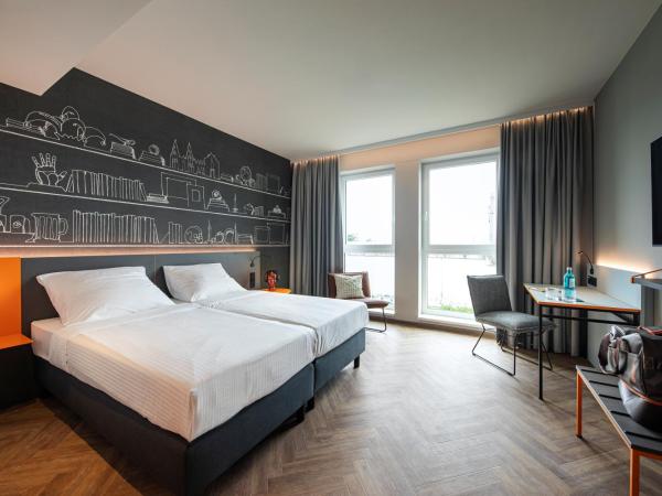 LOGINN Hotel Köln Airport : photo 1 de la chambre studio