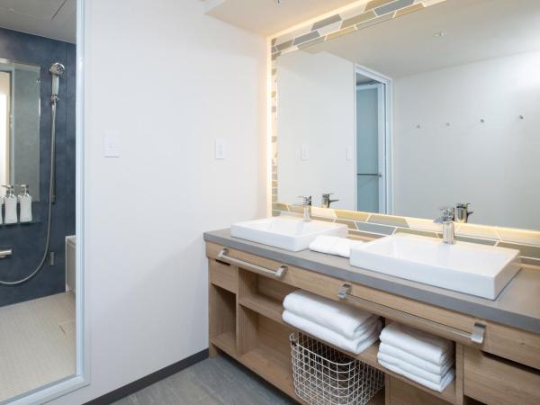 Art Hotel Osaka Bay Tower : photo 8 de la chambre executive quadruple room with bay view