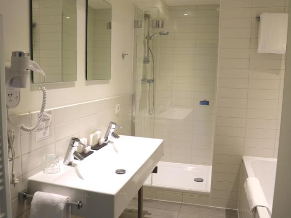 Saillant Hotel Maastricht City Centre - Auping Hotel Partner : photo 4 de la chambre suite junior