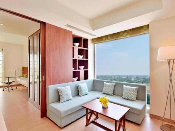 Fairfield by Marriott Jodhpur : photo 10 de la chambre junior suite (15% discount on food & soft beverage at kava restaurant, happy hours (buy 1 get 1) on imfl beverages at the bar)