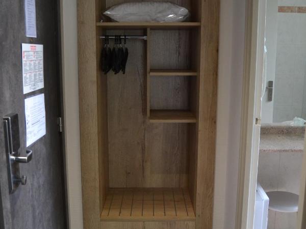 Kyriad Hotel Tours Centre : photo 4 de la chambre 2 lits simples