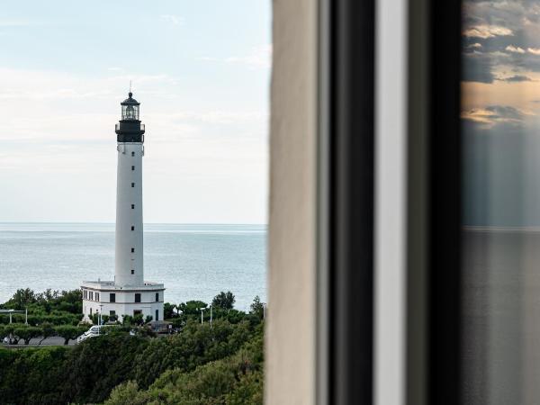 Regina Experimental Biarritz : photo 1 de la chambre suite - vue sur mer