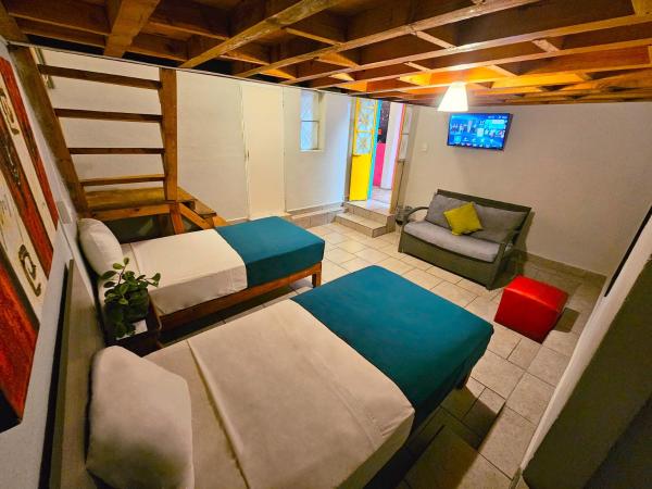 Hotel del Refugio : photo 3 de la chambre chambre familiale avec salle de bains