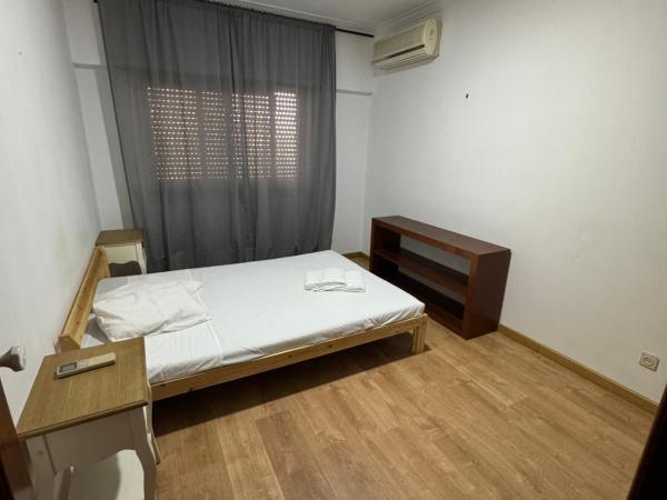 oriente station airport : photo 1 de la chambre chambre double avec salle de bains commune