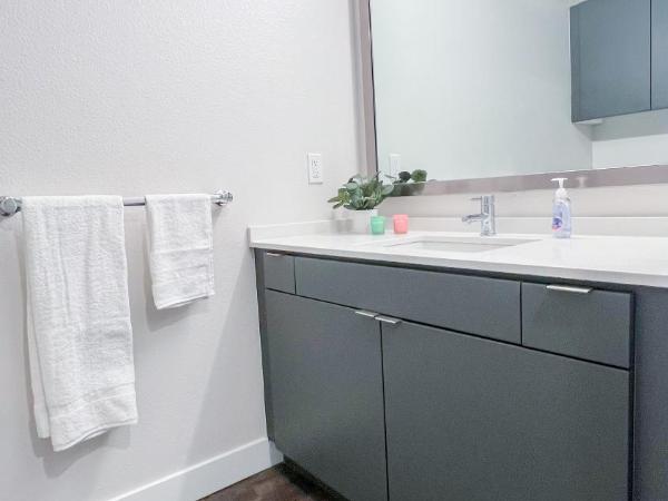 Stunning Hollywood Sign View : photo 10 de la chambre appartement 2 chambres avec balcon