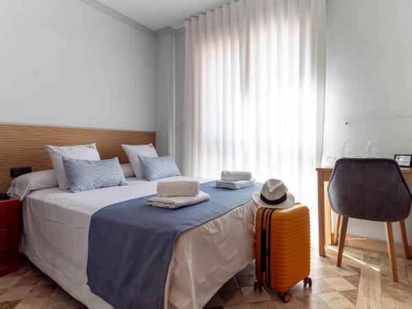 Hotel Reina Mora : photo 2 de la chambre chambre double ou lits jumeaux