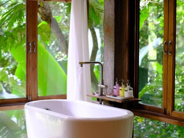 Woo Ma Ca Moo : photo 10 de la chambre chambre lit king-size - vue sur montagne