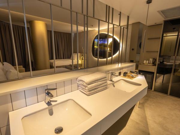 FOUR HILLS HOTEL : photo 7 de la chambre suite junior