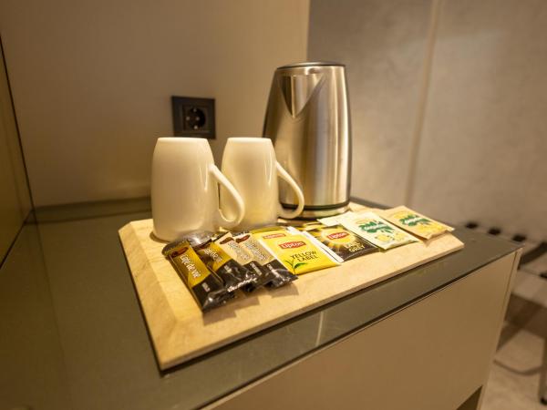 FOUR HILLS HOTEL : photo 8 de la chambre chambre double Économique