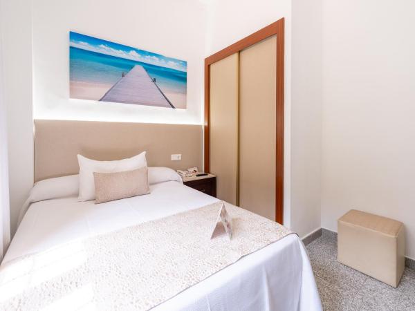 Hotel Plaza Del Castillo : photo 6 de la chambre petite chambre double