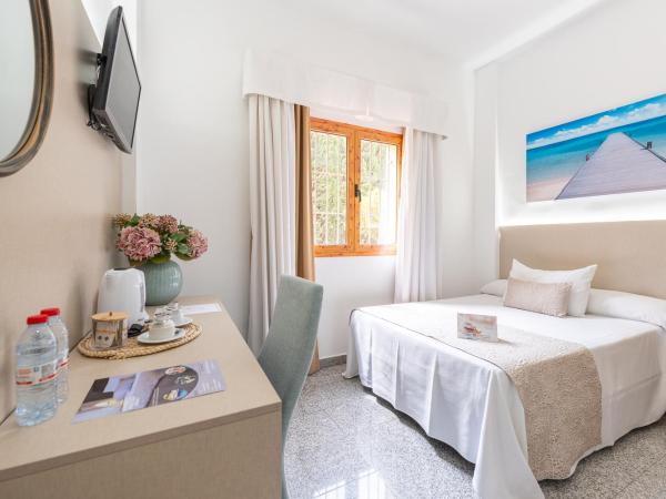 Hotel Plaza Del Castillo : photo 3 de la chambre petite chambre double