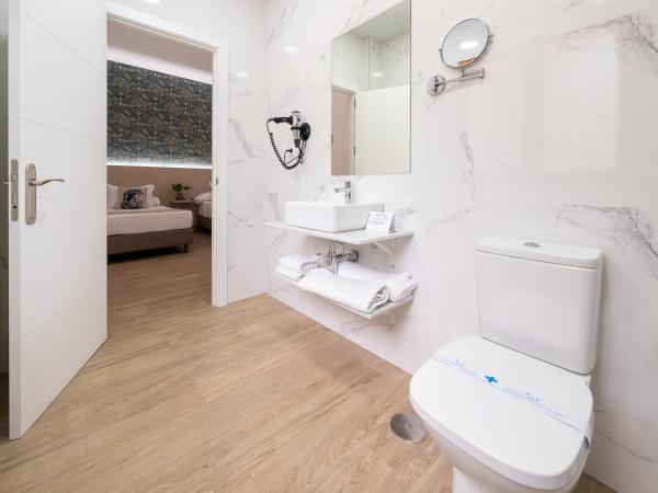 Hotel Plaza Del Castillo : photo 7 de la chambre chambre lits jumeaux