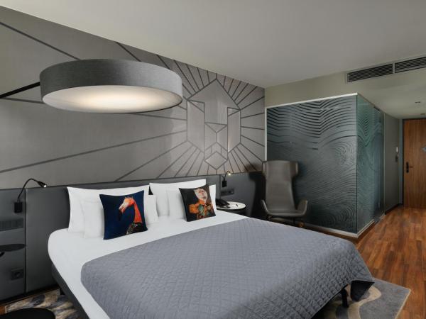 Hotel Clark Budapest - Adults Only : photo 3 de la chambre chambre double avec vue sur le danube