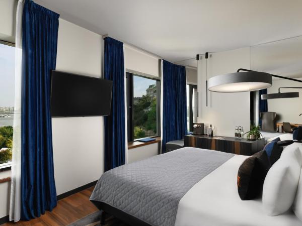 Hotel Clark Budapest - Adults Only : photo 3 de la chambre chambre double supérieure avec vue sur le danube