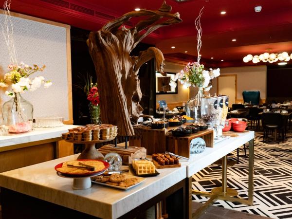 Warwick Paris (Former Warwick Champs-Elysees) : photo 3 de la chambre chambre supérieure lit queen-size