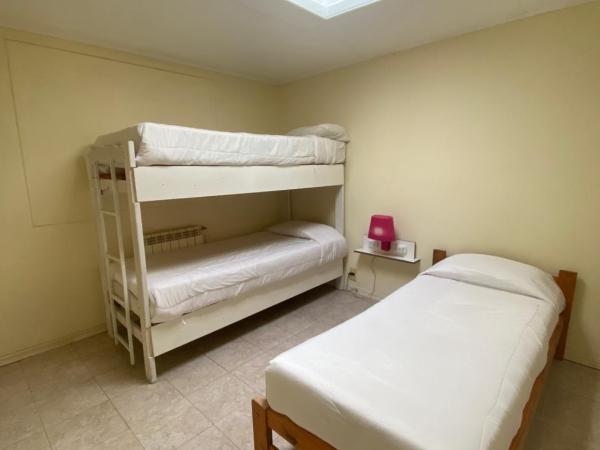 Aguilar House Hostel B&B : photo 2 de la chambre lit simple dans dortoir mixte