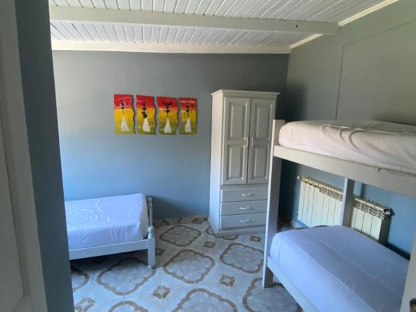Aguilar House Hostel B&B : photo 3 de la chambre lit simple dans dortoir mixte