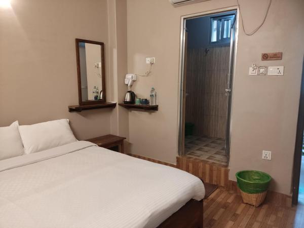 Hotel Blossom : photo 3 de la chambre chambre double Économique