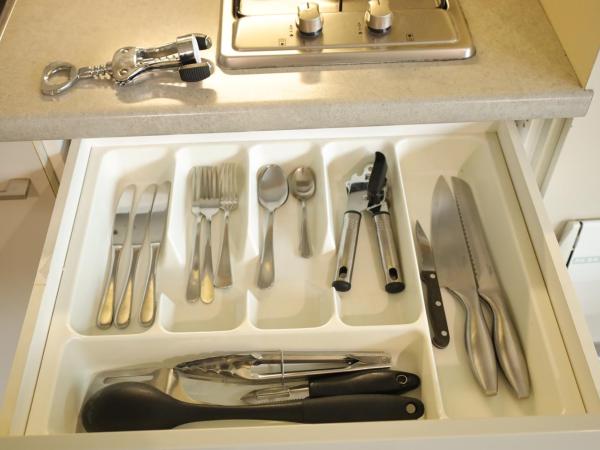 TOWER JUNCTION MOTOR LODGE - Free shuttle service to Christchurch railway station - Walking distance to Westfield mall, Addington shopping center , Cafes, Bars and Restaurants etc : photo 7 de la chambre studio