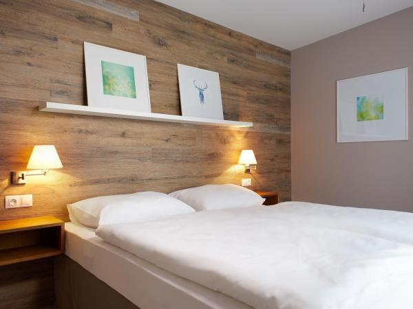 Cihelny Golf & Wellness Resort : photo 6 de la chambre suite lit queen-size avec balcon