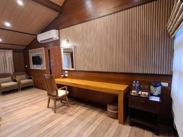 Phi Phi Natural Resort : photo 5 de la chambre family cottage two bedroom